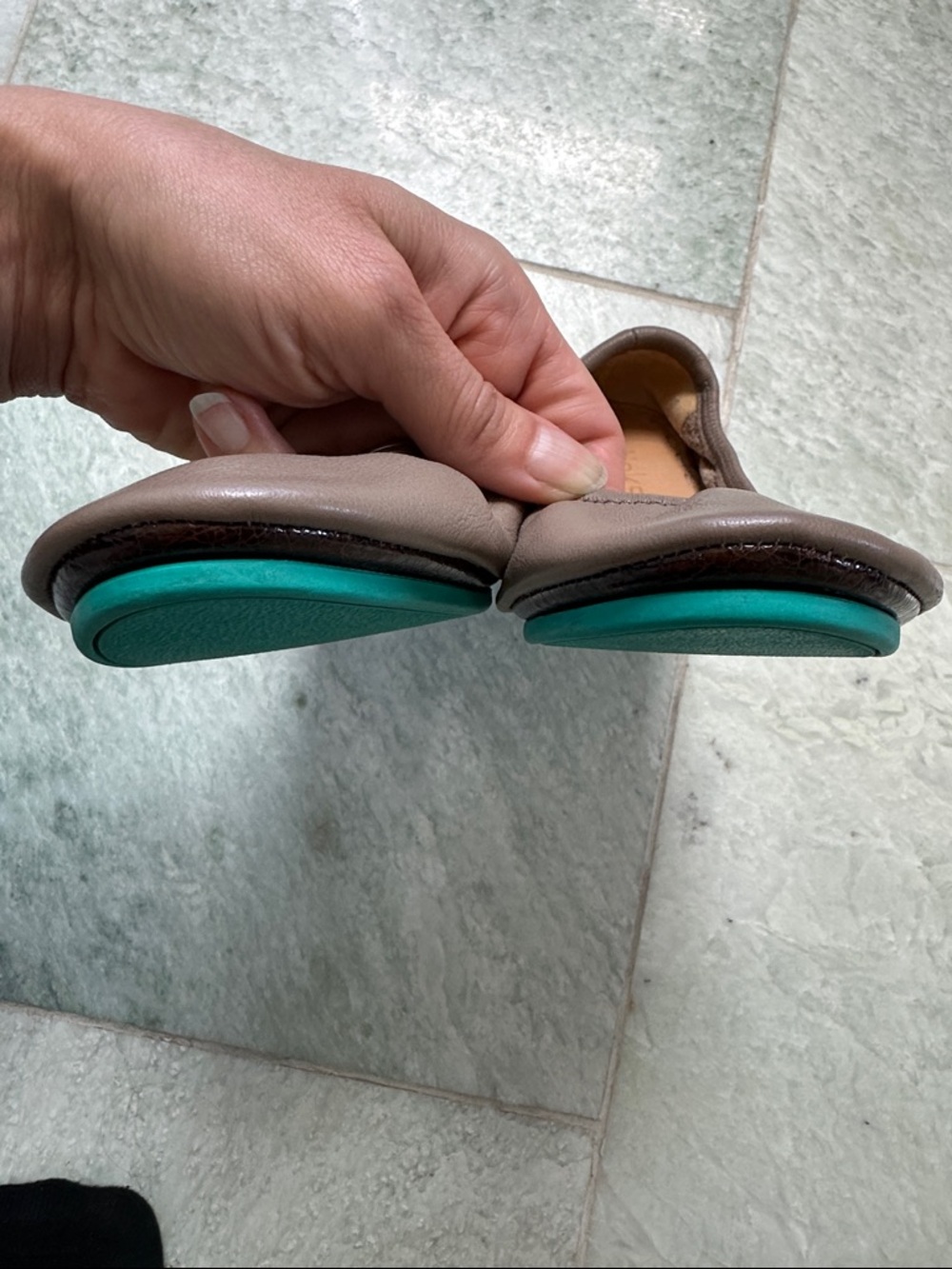TIEKS by Gavrieli Taupe Leather Ballet Foldable Flats Size 7 VGUC EXUC - Picture 5 of 8